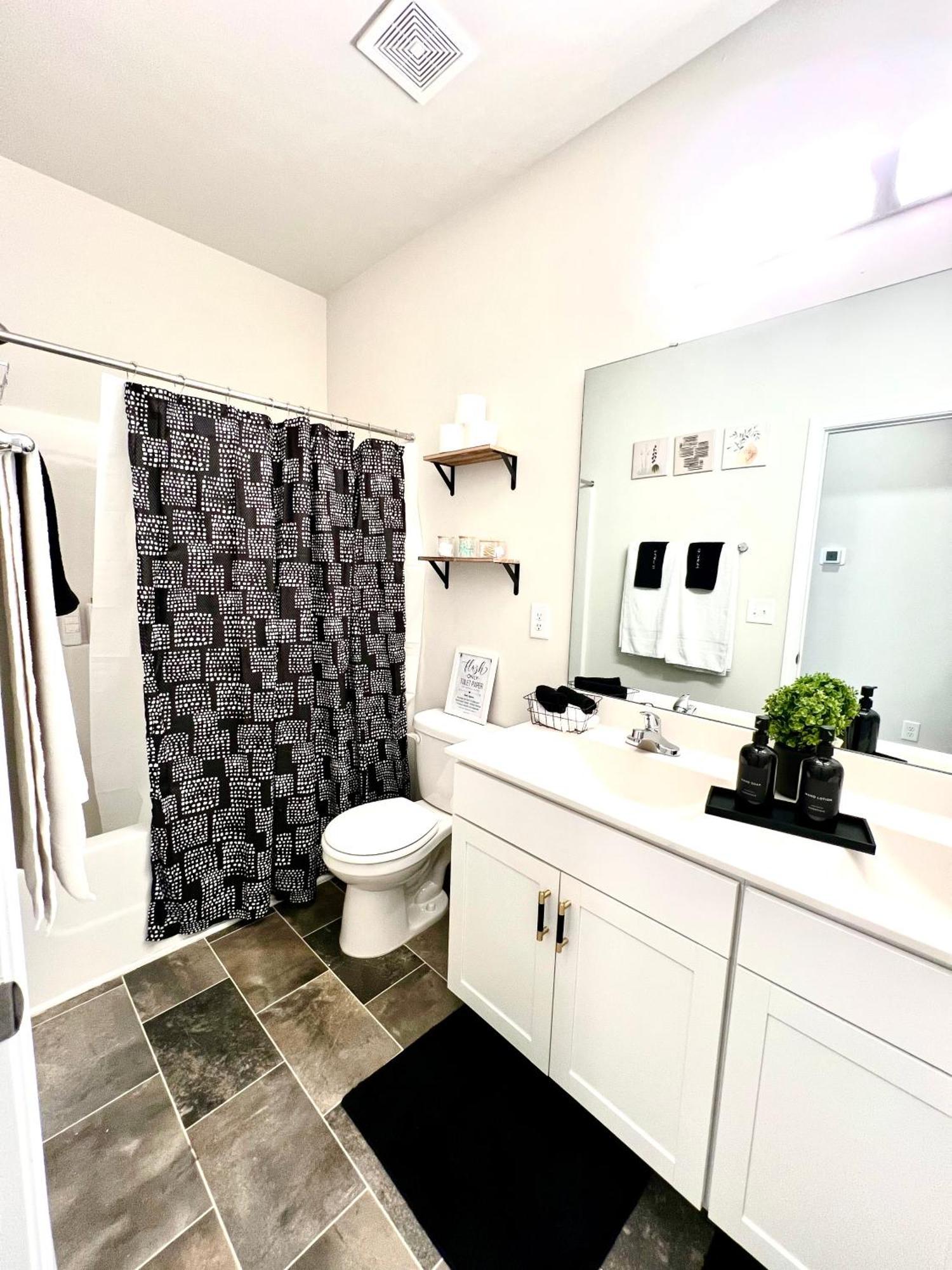 Raleigh Luxe Family Retreat- 15 Min To Downtown, Kids Gear, Fast Wifi For Wfh, Ev & Pet Friendly Villa Ngoại thất bức ảnh