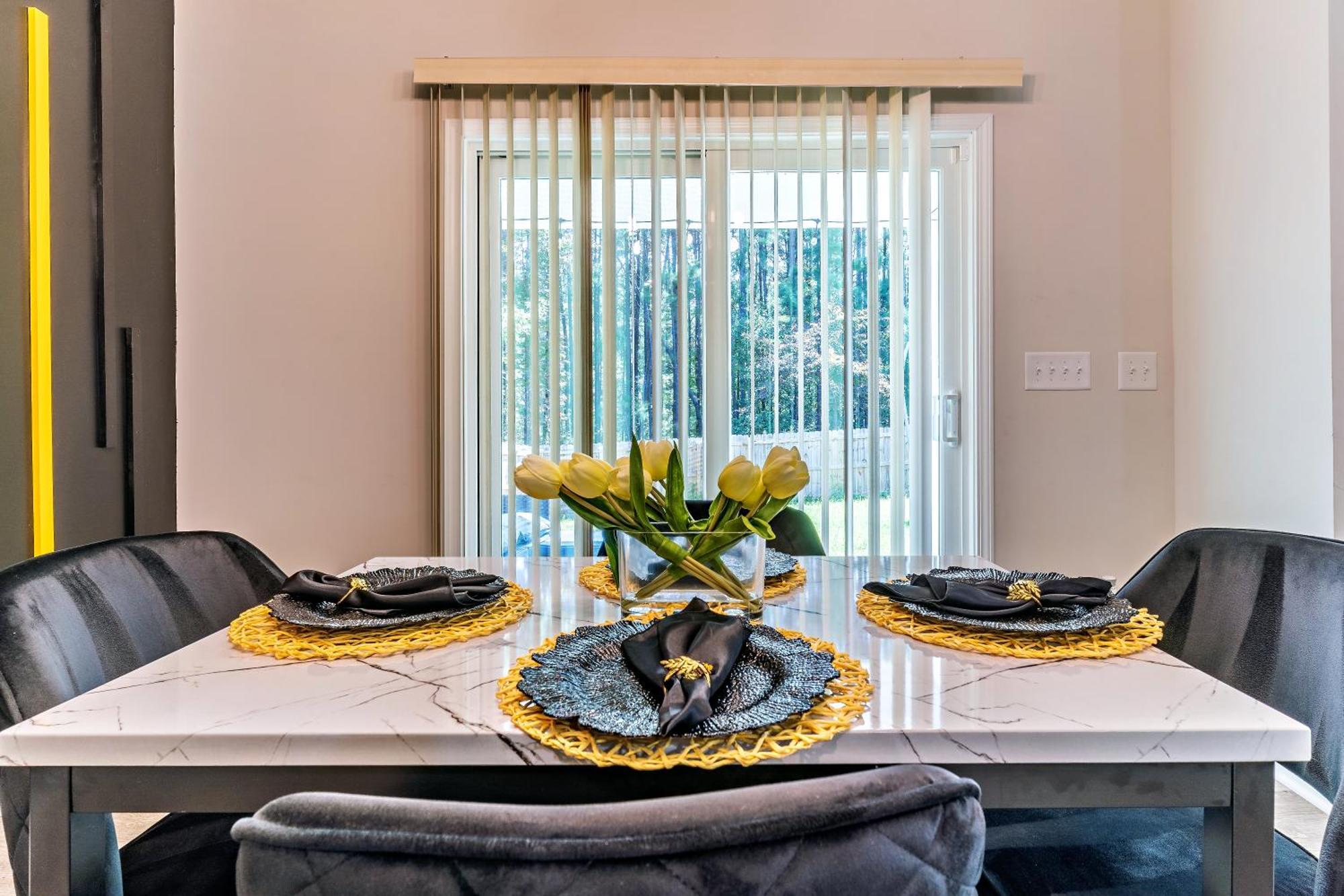 Raleigh Luxe Family Retreat- 15 Min To Downtown, Kids Gear, Fast Wifi For Wfh, Ev & Pet Friendly Villa Ngoại thất bức ảnh
